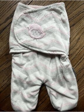 Baby Girls Blankets and Beyond Baby Swaddle Bag Blanket, Pink Bird And Grey EUC